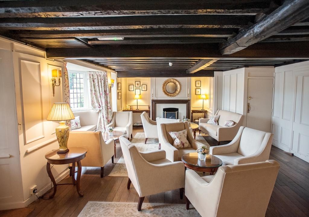 Manor Hotel